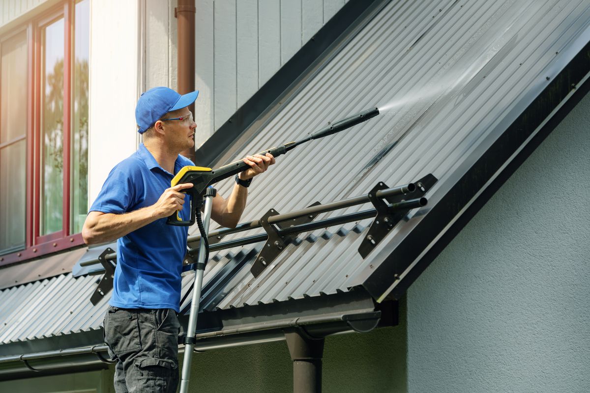 Pressure washing for Empire Painting & Epoxy in Melbourne, Orlando, Port Saint Lucie